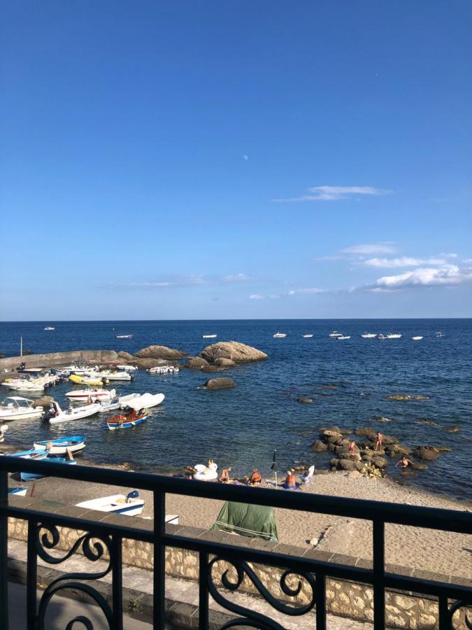 Hostel Beach House Giardini Naxos Exterior photo