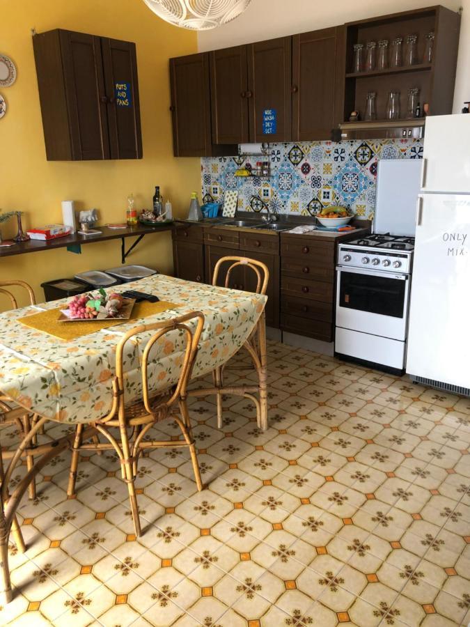 Hostel Beach House Giardini Naxos Exterior photo
