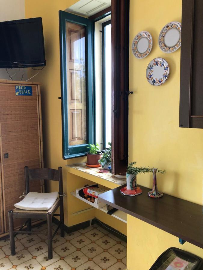 Hostel Beach House Giardini Naxos Exterior photo